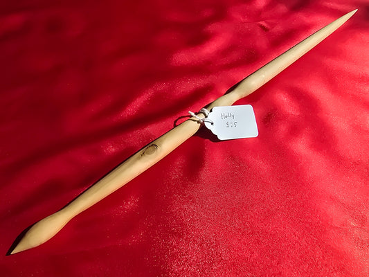 Holly Wand Traditional Length