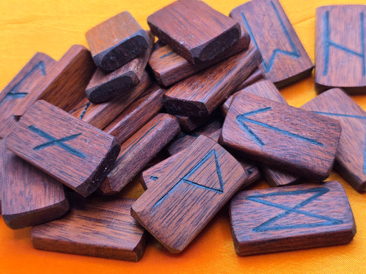 Bloodwood Elder Futhark Runes